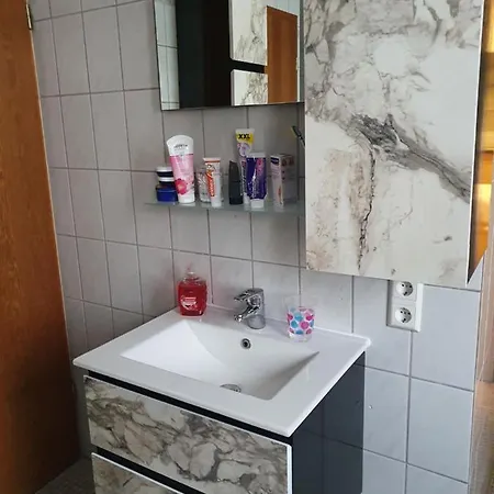Nina Direkt In Zentrum