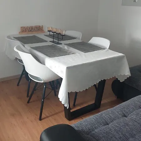 Nina Direkt In Zentrum